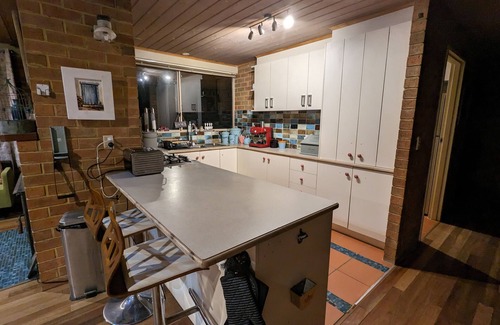 Bonnie Doon House | Eco-Friendly Lake Retreat with Spa, Pool & Pet Amenities