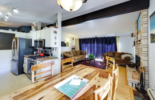 Upper Rattlesnake House | Top-Rated Rattlesnake Valley Retreat: Pet-Friendly Oasis