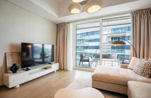 Abu Dhabi Apartment | Sustainable Stylish Mayan 1 Bedroom - Yas Island