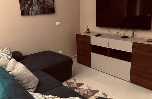 Mercogliano House | Indulge in Susy Apartment with Relaxing Jacuzzi Experience