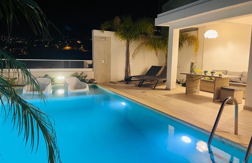 Santa Luzia Villa | Experience Bliss at Susy’s Garden: Oceanfront & Pet Friendly