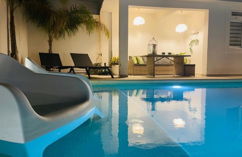 Santa Luzia Villa | Experience Bliss at Susy’s Garden: Oceanfront & Pet Friendly