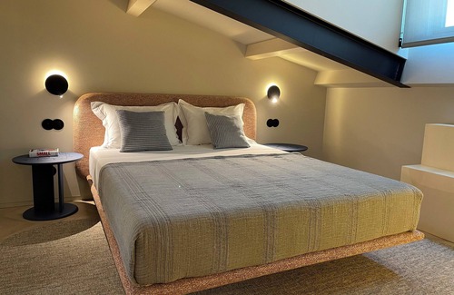 Braga Hotel | SUTRooms - Orange Room by Quantique