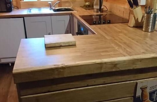 Hatherton House | Cozy 2-Bed Cabin in Sutton Coldfield with Spa & Hot Tub