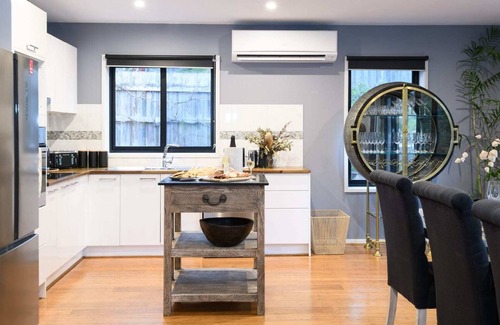 Daylesford House | Discover Sutton Lodge: Family Friendly with Spa & Hot Tub