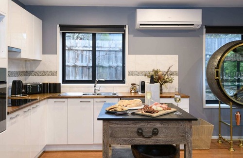 Daylesford House | Discover Sutton Lodge: Family Friendly with Spa & Hot Tub