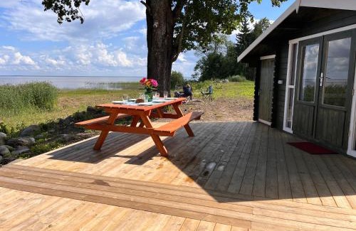Viljandi County Other | Suure-Kuuse kämpingud otse järve kaldal