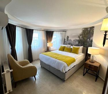Altinoluk Hotel | Discover Delight at Suuyla Butik Otel with a Pool