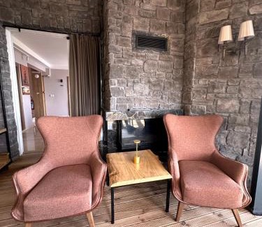 Altinoluk Hotel | Discover Delight at Suuyla Butik Otel with a Pool