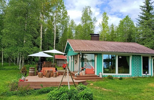 Vierema Cabin | Suviranta: Cozy Lake House with Sauna & Hot Tub Escape