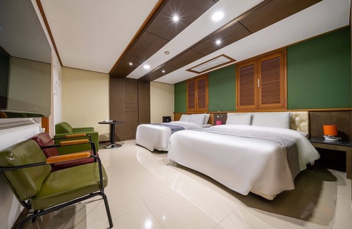 Guun-dong Hotel | Eco-Friendly Comfort at Suwon Guundong Neo Hotel