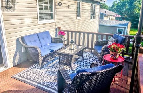 Cornwall House | Exceptional Stay at Suzie's Place - Family-Friendly Amenities