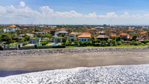 Ketewel Villa | Beachfront Escape at Suzuki Villa Ketewel with Pool & Spa