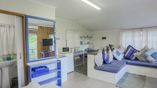 Port Edward House | Discover Suzy's Place: Pet Friendly with Oceanfront Views