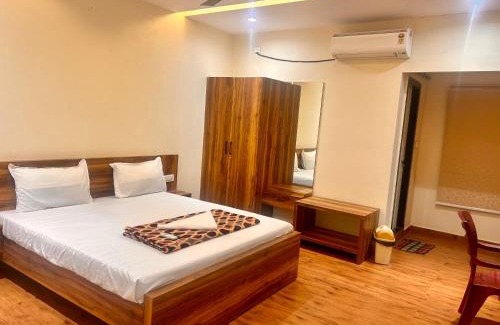 Farooq Nagar Hotel | Discover SV Banquets with Family-Friendly Amenities