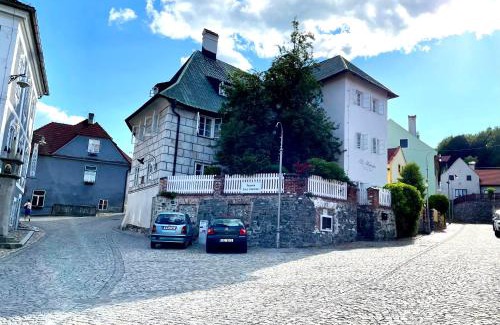 Cesky Krumlov House | Sv. Hubertus: Guest Rated 9.3 with Pet-Friendly Amenities