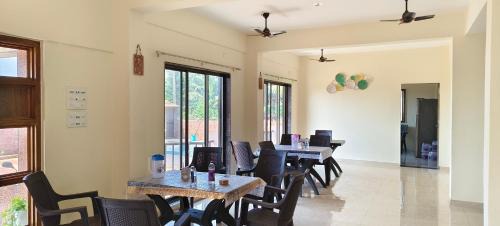 Devgad Hotel | Family-Friendly SV Inns Sea Pearl with Pool – Rated 10/10!