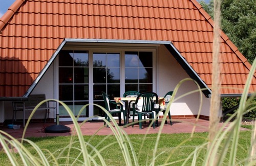 Wremen House | SV2 Hans Albers 1: Pet-Friendly Ocean View Getaway