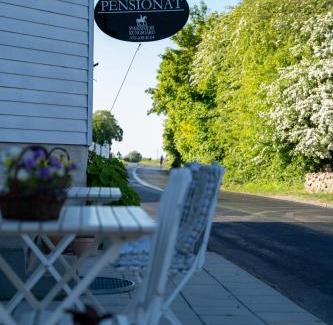 Kivik Bed & Breakfast | Cozy Svabesholms Kungsgårds B&B with Hot Tub & Breakfast