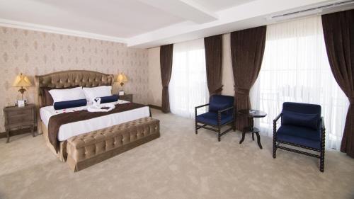 Gaziemir Hotel | Experience Comfort at Svalinn Hotel with Pool & Spa