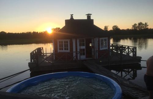 Kopingsvik House | Relaxing Svalsjöns Stugor Öland with Private Beach Access