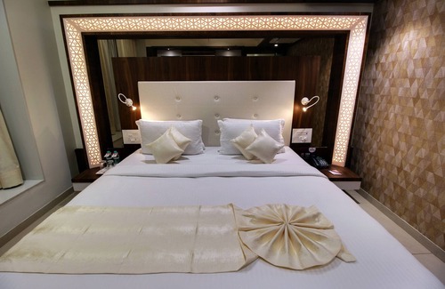Jamnagar Hotel | Comfortable SVASTI Inn Jamnagar: Family-Friendly Amenities