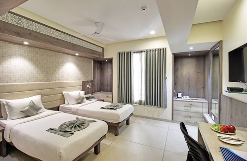 Jamnagar Hotel | Comfortable SVASTI Inn Jamnagar: Family-Friendly Amenities
