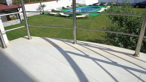 Shiroki Dol Villa | Relax at Sveti Nikola Villas with Oceanfront Pool Access