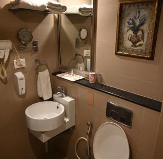 Kakinada Hotel | Comfortable Stay at SVN GRAND with Breakfast & Kitchen