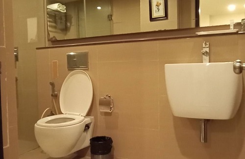 Kakinada Hotel | SVN GRAND: Family-Friendly Stay with Delicious Breakfast