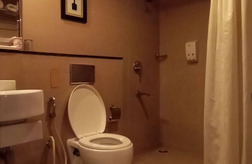 Kakinada Hotel | SVN GRAND: Family-Friendly Stay with Delicious Breakfast