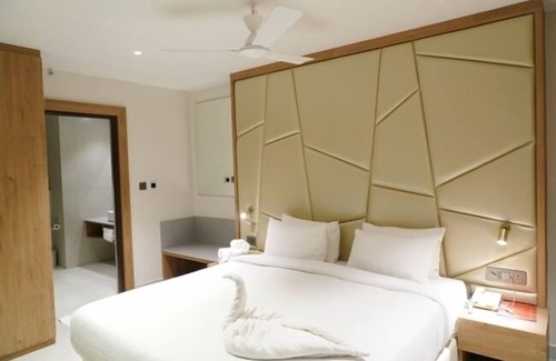 Vizianagaram Hotel | Discover Comfort at SVN Lake Palace with Family-Friendly Amenities