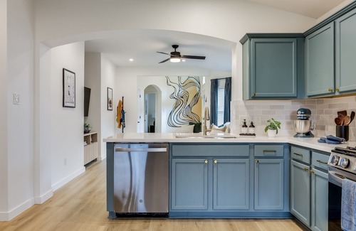 Olympic Heights House | SW ATX mins to Downtown| Long stays & Dogs welcome
