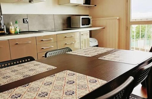 Le Bourget Apartment | Charming SW Paris Le Bourget - Family-Friendly Retreat