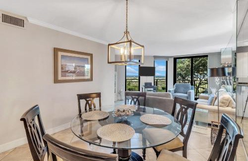 Isle of Palms House | Experience Oceanfront Luxury at 122D Shipwatch Hotel