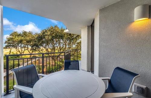 Isle of Palms House | Experience Oceanfront Luxury at 122D Shipwatch Hotel