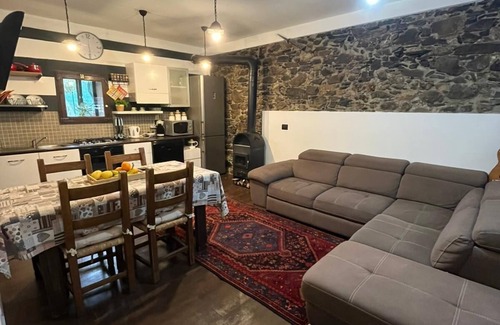 Arcola House | Explore Swadararo Vacation Home: Ideal for Pet Lovers