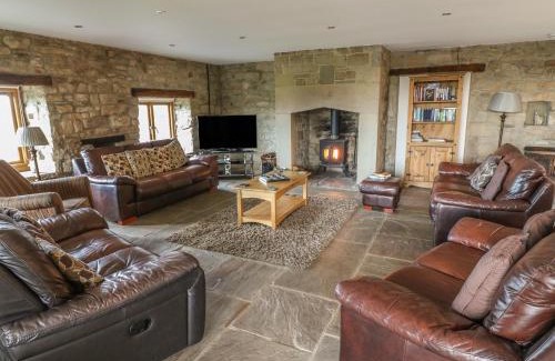 Keighley House | Swallow Barn: Family-Friendly Retreat with Pet Amenities
