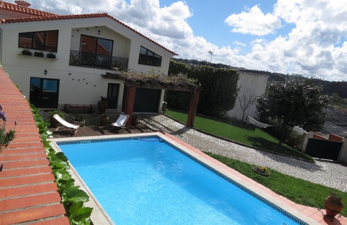 Batalha Cottage | Discover Swallow's Countryhouse: Guest Rated 9.8 & Poolside Fun