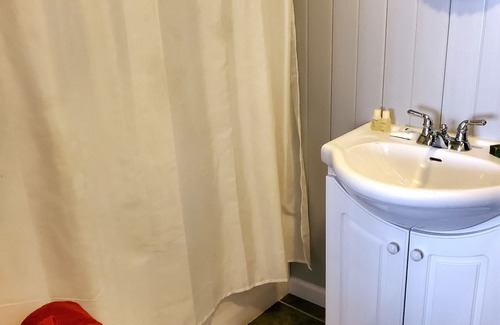 Pikeville Bed & Breakfast | Inviting Swallow's Nest at Cascade Inn - Rated 9.6/10!