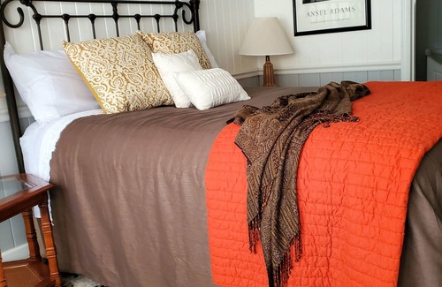 Pikeville Bed & Breakfast | Inviting Swallow's Nest at Cascade Inn - Rated 9.6/10!