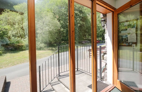 Thornthwaite Cottage | Cozy Swallow's Nest: Pet-Friendly Stay with Breakfast Included