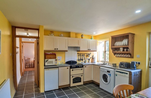 Helford Passage Cottage | Pet-Friendly Getaway at Swallows in St Keverne