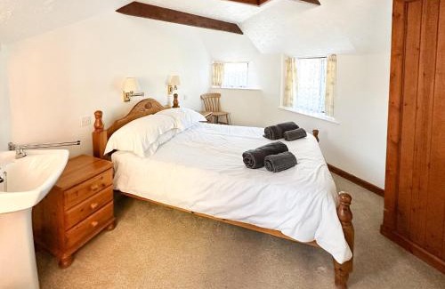 Treligga House | Discover Swallows: A 4-Star Getaway with Hot Tub & Pet-Friendly