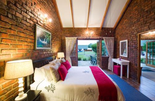 Storms River Resort | Relax at Swallows Nest Country Cottages with Ocean Views