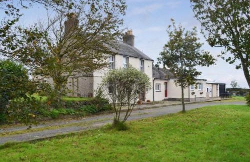 Caergeiliog House | Welcoming Swallows Nest: Pet & Child-Friendly Retreat