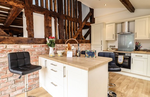 Montgomery Cottage | Relax at Swallows Rest: Pet-Friendly Holiday Cottage Retreat