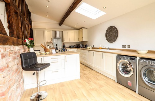 Montgomery Cottage | Relax at Swallows Rest: Pet-Friendly Holiday Cottage Retreat