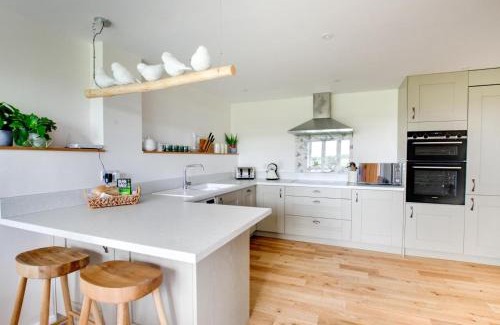 Sudbury House | Explore Swallows Roost: Family-Friendly Retreat Awaits