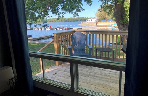 Lavigne Cottage | Swan #11 Graceland Cottages